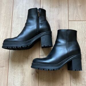 LA CANADIENNE Pierce 75MM Leather Lug-Sole Booties